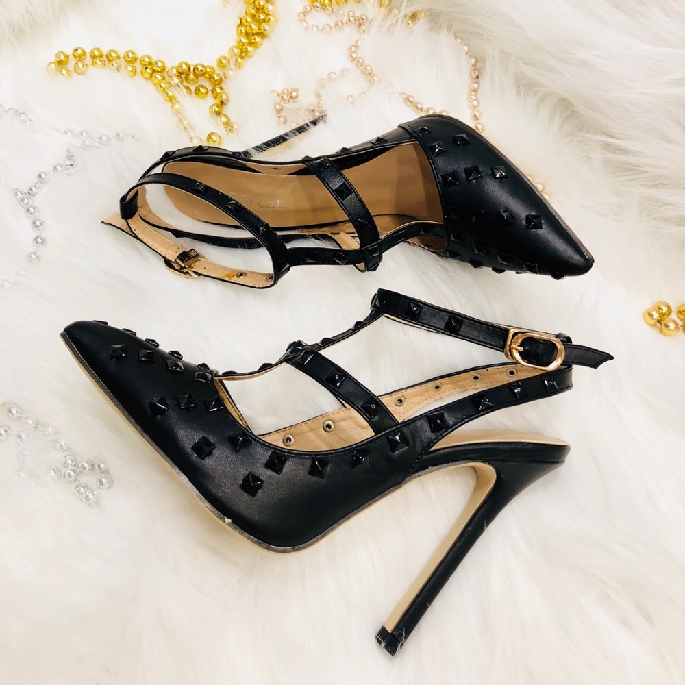 STUDDED BLACK STILETTO